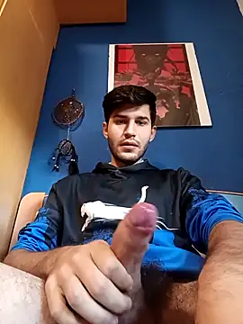 Snapshot of Esti02 chatting on 10-11-25, 12:26 Esti02 online show from 10-11-25, 12:26