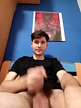 Snapshot of Esti02 chatting on 11-25-25, 05:35 Esti02 online show from 11-25-25, 05:35