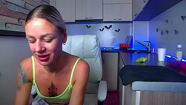 Snapshot of Skinny_Nally chatting on 11-28-25, 01:08 Skinny Nally online show from 11-28-25, 01:08