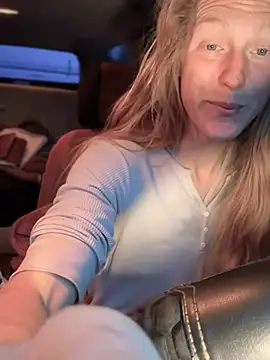 GoldenFlameGoddess online show from 02-11-26, 03:06