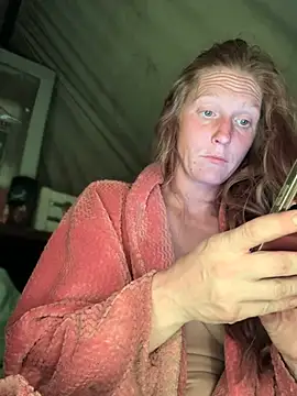 GoldenFlameGoddess online show from 04-22-26, 05:21