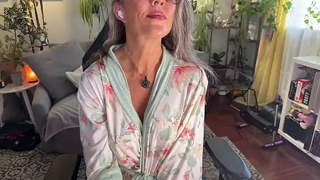 Snapshot of sunniedayz_ chatting on 09-09-25, 05:34 sunniedayz online show from 09-09-25, 05:34