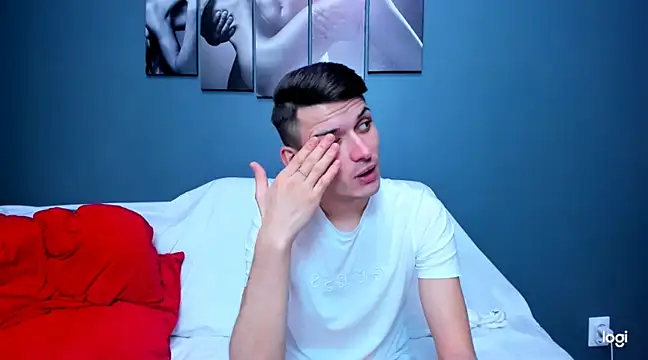 Snapshot of andboyfor6 chatting on 12-22-24, 03:44 andboyfor6 online show from 12-22-24, 03:44