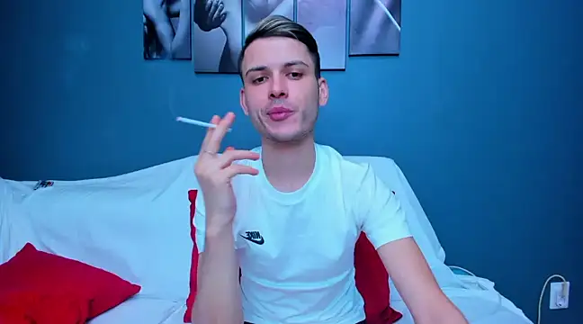 Snapshot of andboyfor6 chatting on 02-05-25, 04:47 andboyfor6 online show from 02-05-25, 04:47