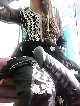 Snapshot of Noor_Darliing chatting on 01-07-25, 09:25 Noor Darliing online show from 01-07-25, 09:25