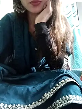 Snapshot of Noor_Darliing chatting on 03-07-25, 03:28 Noor Darliing online show from 03-07-25, 03:28