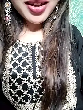 Snapshot of Noor_Darliing chatting on 03-18-25, 08:37 Noor Darliing online show from 03-18-25, 08:37