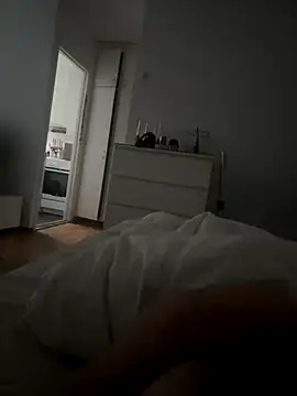 Snapshot of Viggan13 chatting on 10-12-25, 06:01 Viggan13 online show from 10-12-25, 06:01