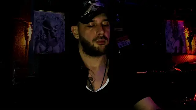 Snapshot of LexXHardy chatting on 05-18-26, 11:10 LexXHardy online show from 05-18-26, 11:10