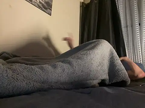 Snapshot of hotraillX chatting on 01-11-25, 09:15 hotraillX online show from 01-11-25, 09:15