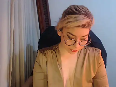 Snapshot of diane_fergusson chatting on 03-24-26, 07:13 diane fergusson online show from 03-24-26, 07:13