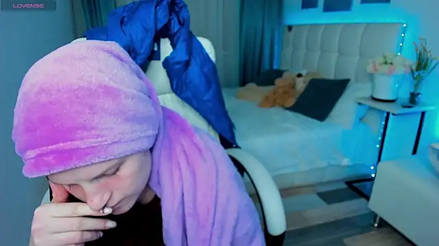 Kathlyn  Heath online show from 03-11-25, 06:41