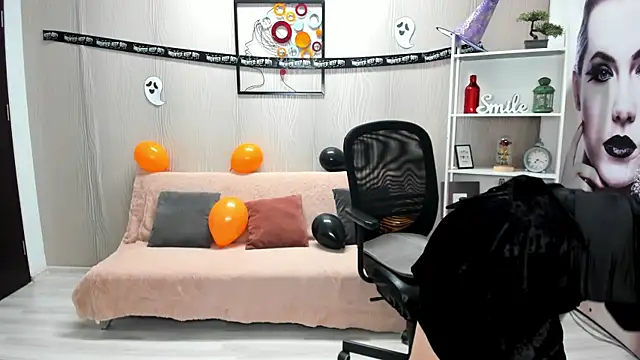 Cassandra Hotty online show from 10-29-25, 04:15