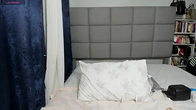 Snapshot of suhaila_suus chatting on 11-23-25, 11:48 suhaila suus online show from 11-23-25, 11:48