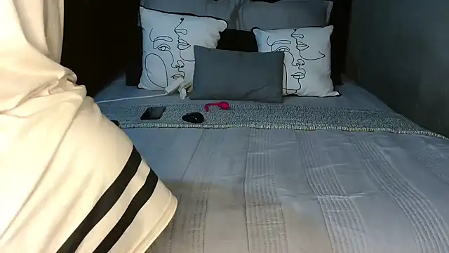 CURVEYDOLLXX online show from 11-25-25, 08:36