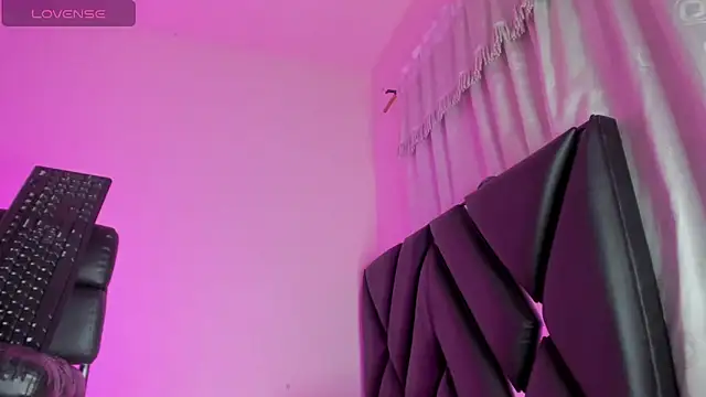 stephany doll  online show from 03-04-26, 04:07