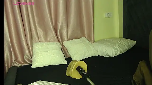 Snapshot of sexycabdy chatting on 12-14-24, 03:47 sexycabdy online show from 12-14-24, 03:47