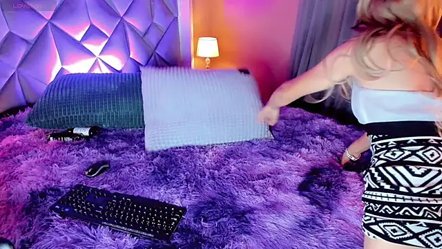 Snapshot of Rodd__y chatting on 03-08-25, 08:35 Rodd y online show from 03-08-25, 08:35