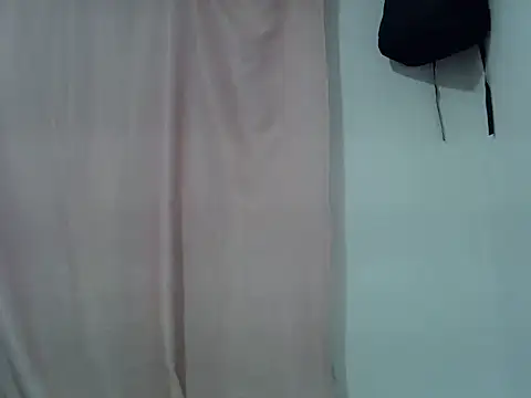 prettybeee online show from 04-18-26, 05:06