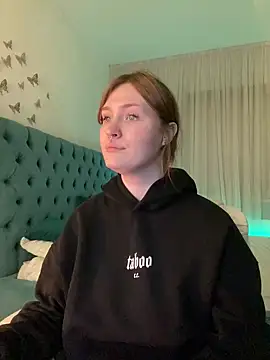  Chlo  e online show from 03-03-25, 04:25