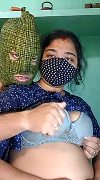 Snapshot of hotty_Sexy-couple chatting on 01-15-25, 06:01 hotty Sexy-couple online show from 01-15-25, 06:01