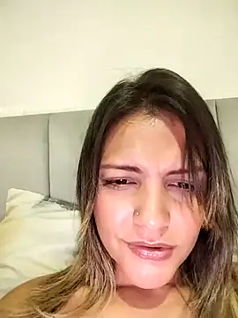 Mia Hampton online show from 02-06-25, 01:38