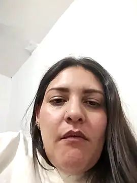 Snapshot of Mia_Hampton chatting on 12-23-25, 03:26 Mia Hampton online show from 12-23-25, 03:26