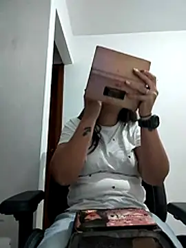 Snapshot of Mia_Hampton chatting on 01-11-26, 08:25 Mia Hampton online show from 01-11-26, 08:25