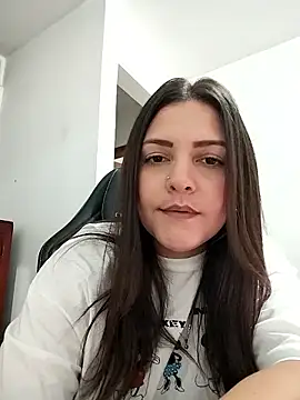 Snapshot of Mia_Hampton chatting on 01-18-26, 06:44 Mia Hampton online show from 01-18-26, 06:44