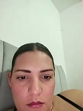 Mia Hampton online show from 05-15-26, 06:37