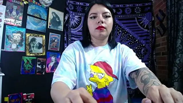 Snapshot of Yourmadame_P chatting on 11-13-25, 12:20 Yourmadame P online show from 11-13-25, 12:20