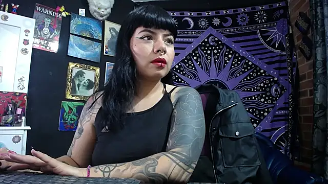 Yourmadame P online show from 07-06-26, 06:10