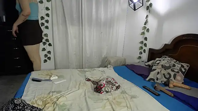 ivonne  hott1 online show from 04-04-26, 11:35