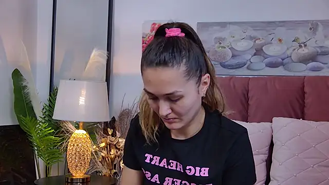 Snapshot of NicolLopeze chatting on 12-19-24, 12:12 NicolLopeze online show from 12-19-24, 12:12