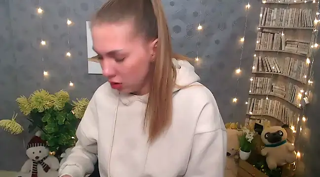 Snapshot of Sport_Tall_Doll chatting on 03-11-25, 08:20 Sport Tall Doll online show from 03-11-25, 08:20