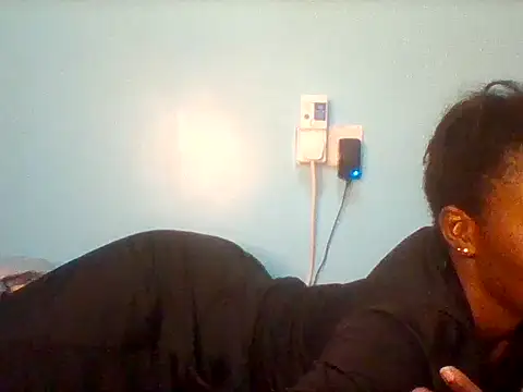 Snapshot of Eminent_Ride chatting on 05-27-26, 01:24 Eminent Ride online show from 05-27-26, 01:24