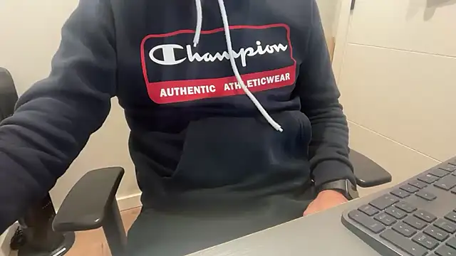 Snapshot of rickyi2023 chatting on 03-30-26, 09:43 rickyi2023 online show from 03-30-26, 09:43