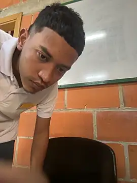 Snapshot of suarezz chatting on 09-12-25, 02:55 suarezz online show from 09-12-25, 02:55