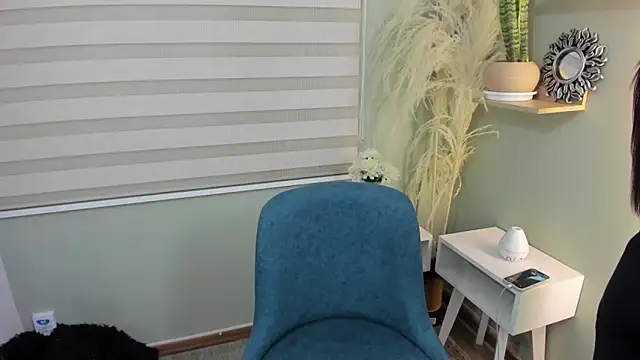 Snapshot of julieta_evans_ chatting on 11-07-25, 11:16 julieta evans online show from 11-07-25, 11:16