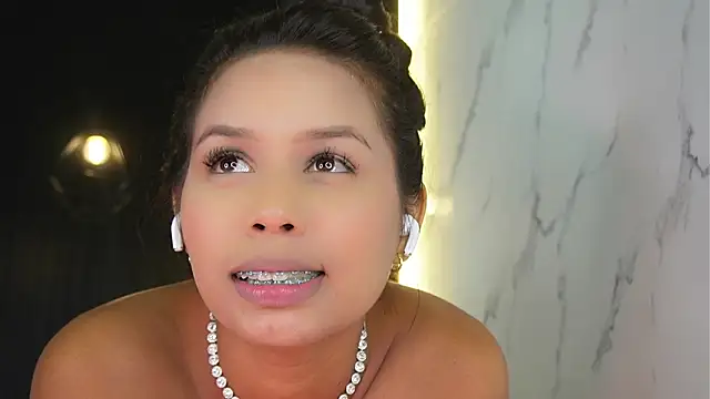 Snapshot of charlotte_01 chatting on 02-22-25, 06:06 charlotte 01 online show from 02-22-25, 06:06