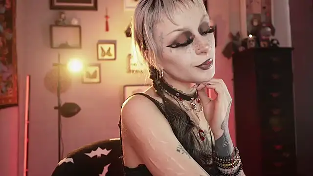 insania 9999  online show from 03-17-26, 04:54