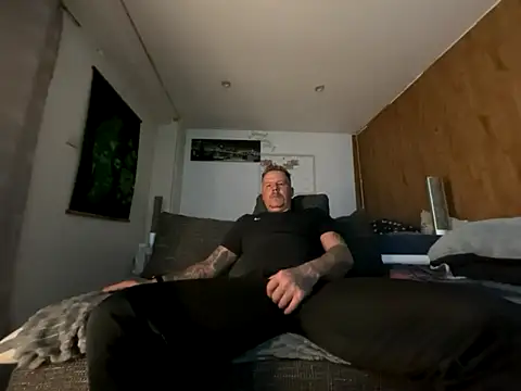 steveindahouse online show from 10-18-25, 02:47