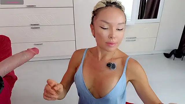 WhiteBunny online show from 07-07-26, 06:58