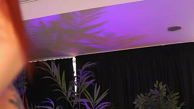 HotSkinnyX online show from 02-17-25, 06:20