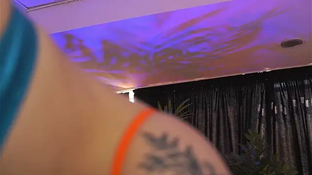 HotSkinnyX online show from 03-06-25, 12:19