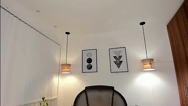 tiana cruz online show from 04-28-26, 02:27