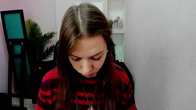 Persephoni online show from 03-09-25, 05:44