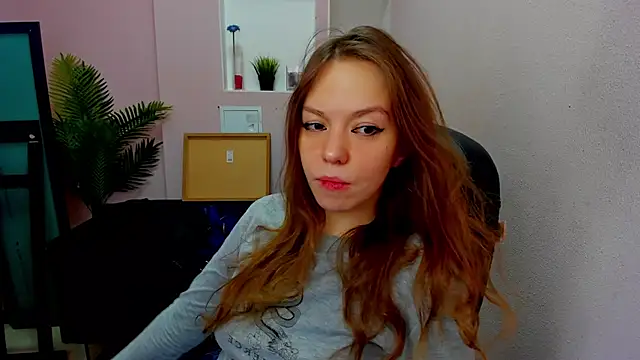 Persephoni online show from 12-05-25, 10:57