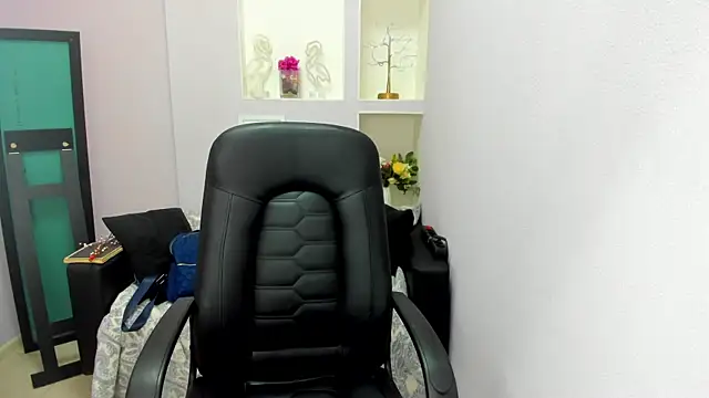 Persephoni online show from 03-29-26, 05:51