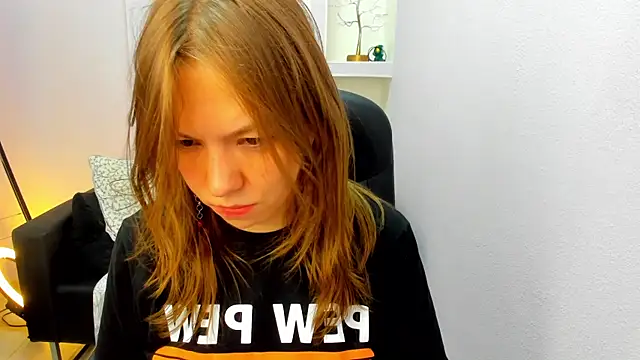 Persephoni online show from 04-27-26, 03:10